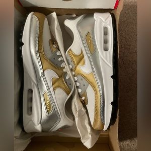 Nike women’s Air max 90 SE - metallic